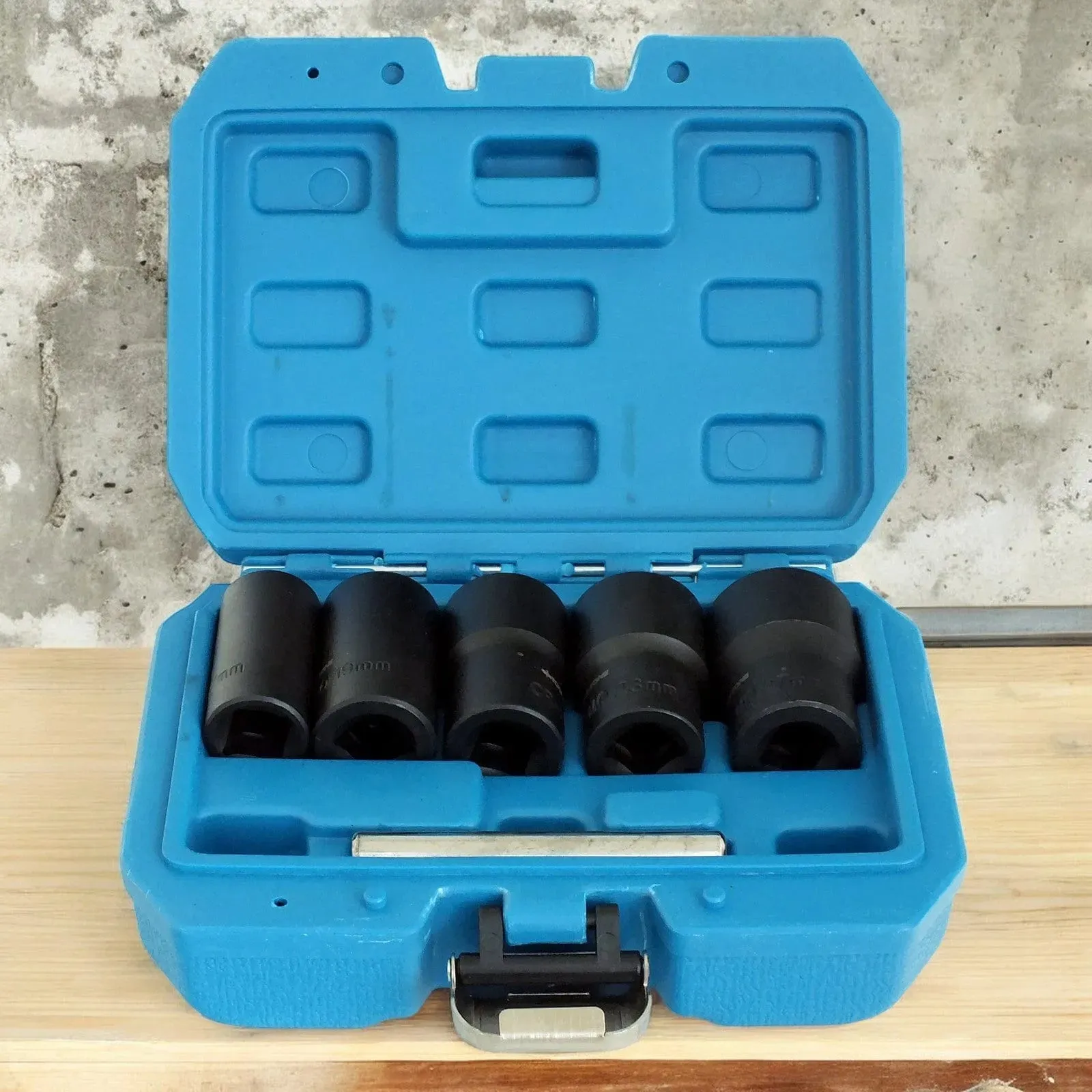 1/2" Dr. Grip & Twist Socket Set | 6pc Locking Wheel Nut Removers for Damaged Rounded Bolts