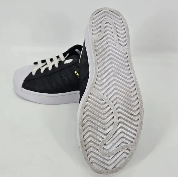 ADIDAS Superstar Black on Black Gold Logo Size 6