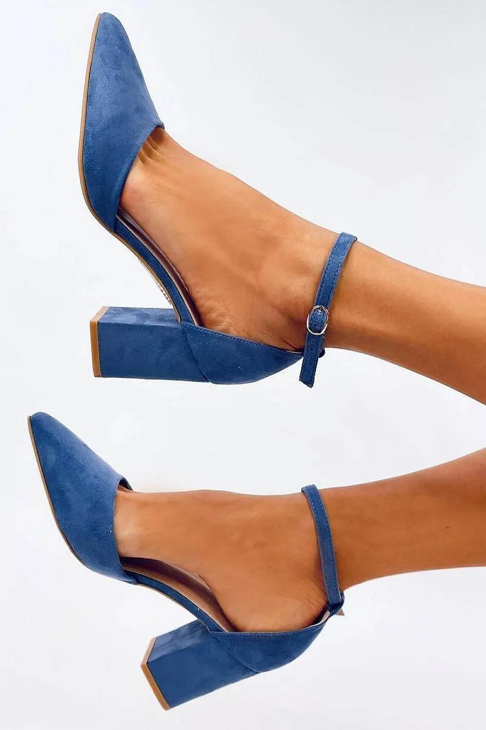 Block heel pumps