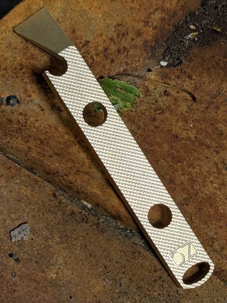 Brass Knurled Pattern Pry Bar