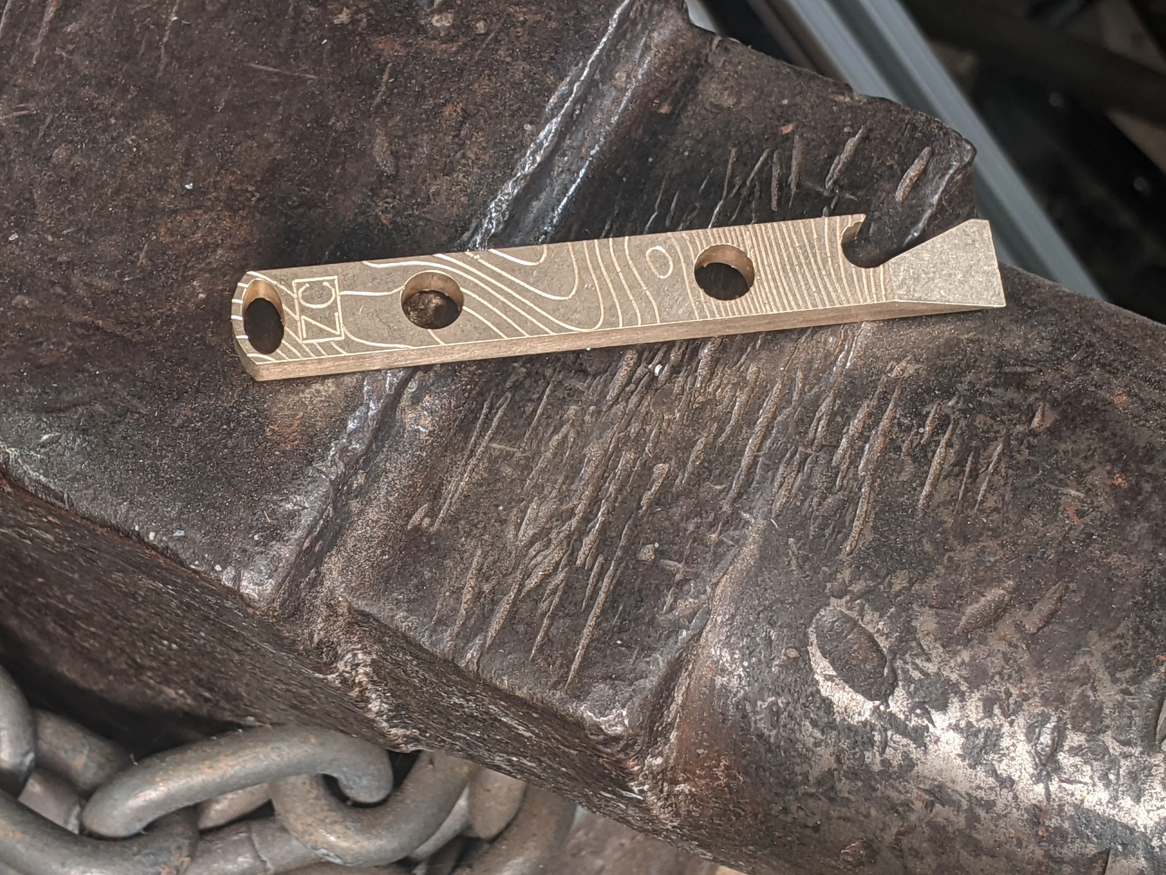 Brass Topo Pattern Pry Bar