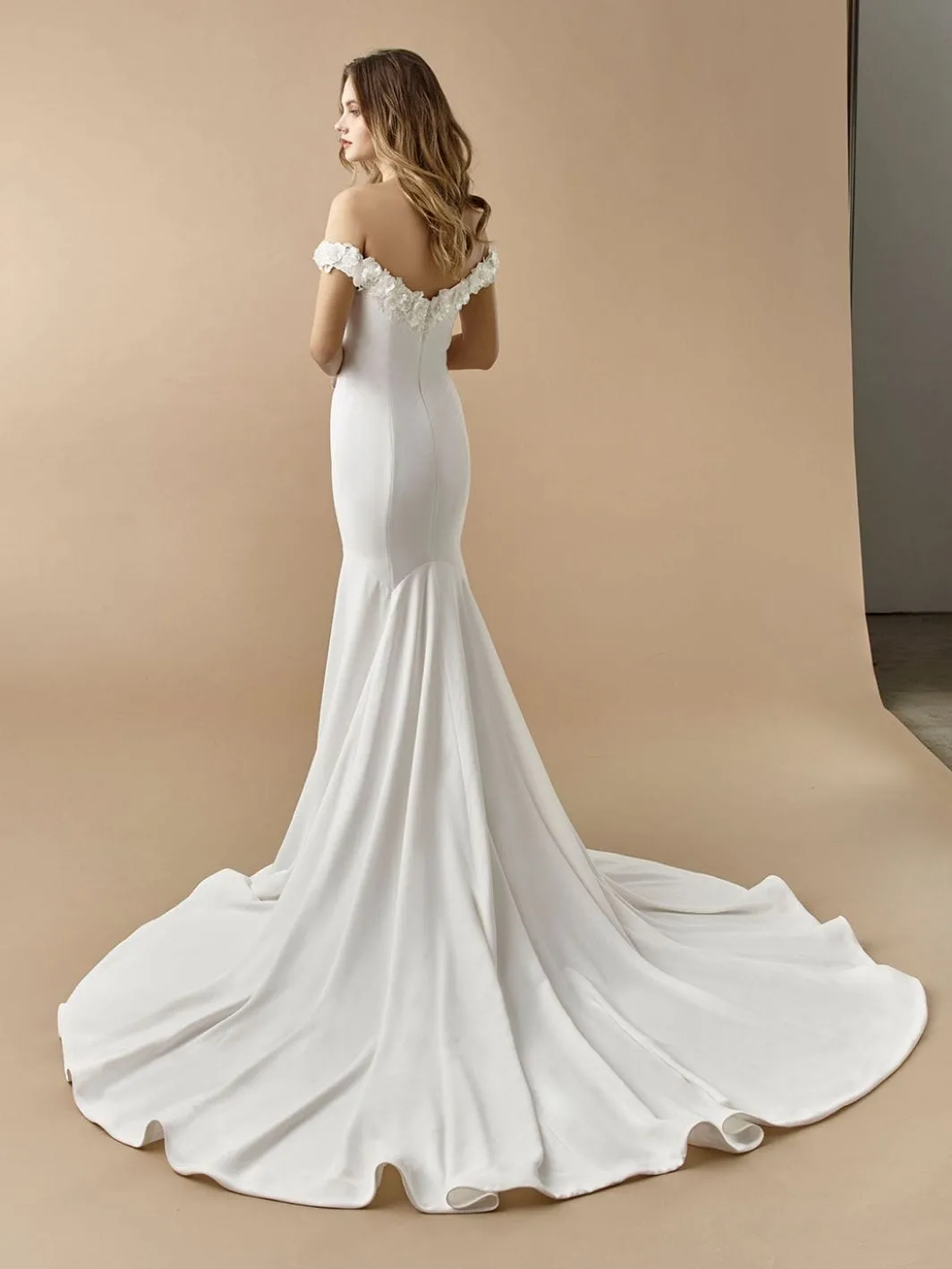 Enzoani Beautiful: BT20-14 (Clearance)