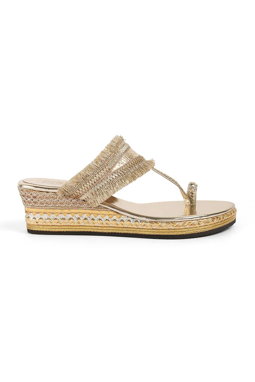 Gota Border Low K Wedge Silver