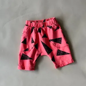 Ivan-Triangle Shorts | Lava