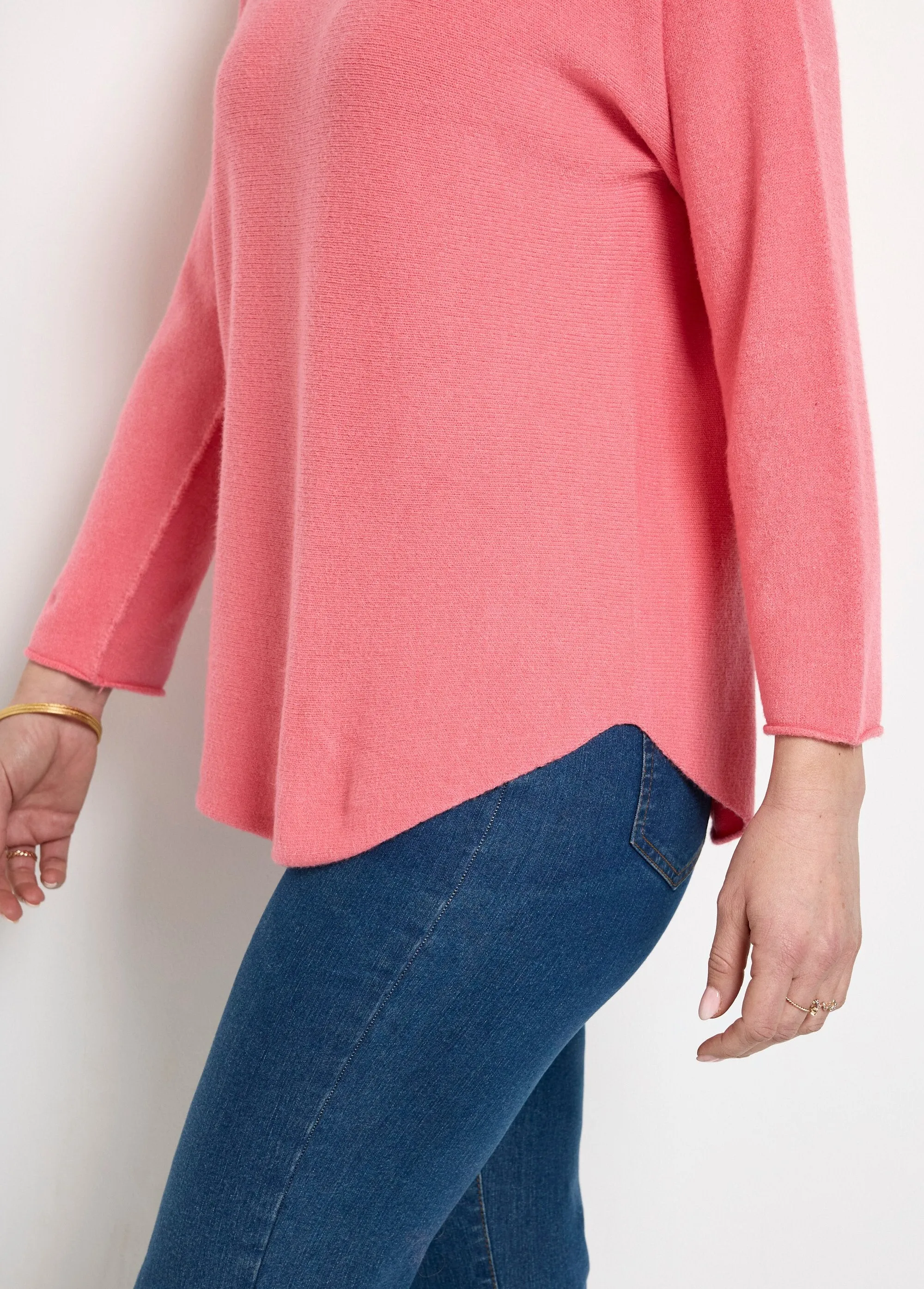 Long-sleeved boat neck sweater