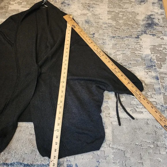 Lululemon Breeze Easy Wrap. Grey. Cashmere blend.