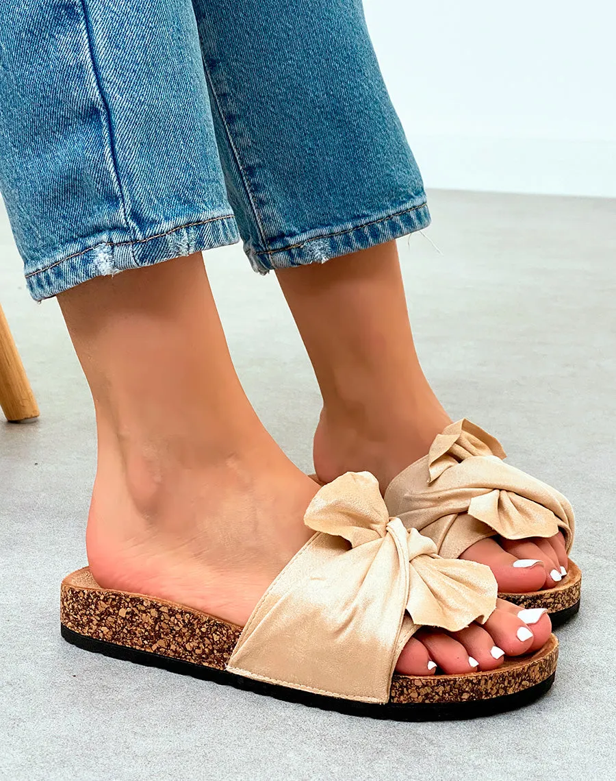 Mules Beige en Suédine avec Gros Noeud et Semelle Plateforme – Élégance Naturelle