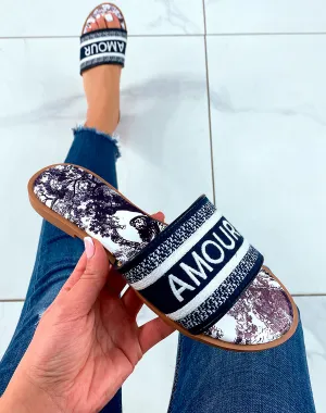 Mules bleues en tissu à inscription Amour
