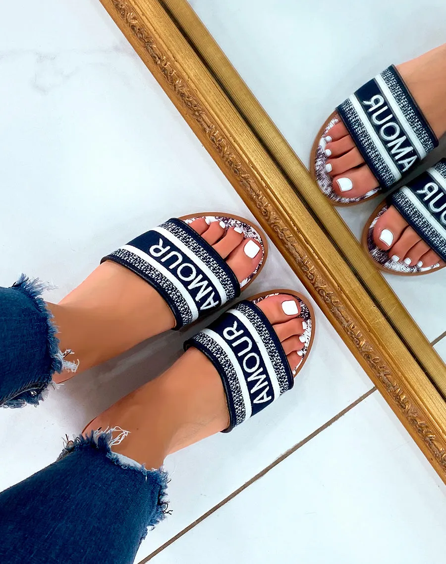 Mules bleues en tissu à inscription Amour