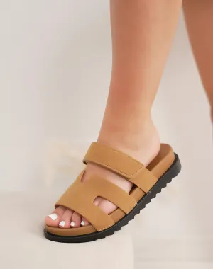 Mules femme camel plates tendance avec bride à scratch et semelle crantée confortable