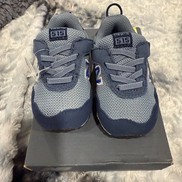 NEW BALANCENew Balance xtra wide Kids (size 3 )  515 New-b Hook &amp; Loop