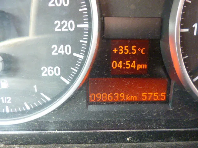 S2635 3' E90 LCI Sedan 320i N46N AUTO 2009/06