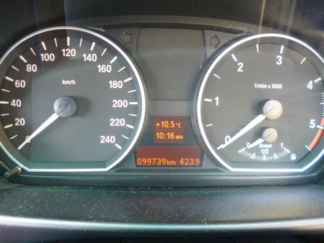 S2683 1' E88 Convertible 118d N47 AUTO 2010/04