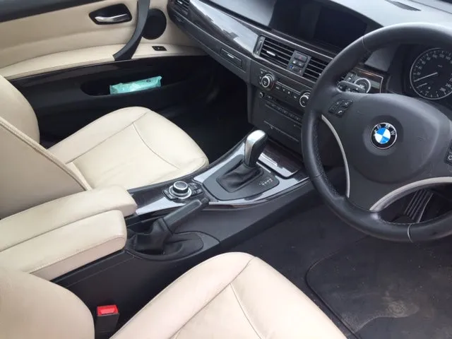S2776 3' E90 LCI Sedan 320i N46N AUTO 2010/10