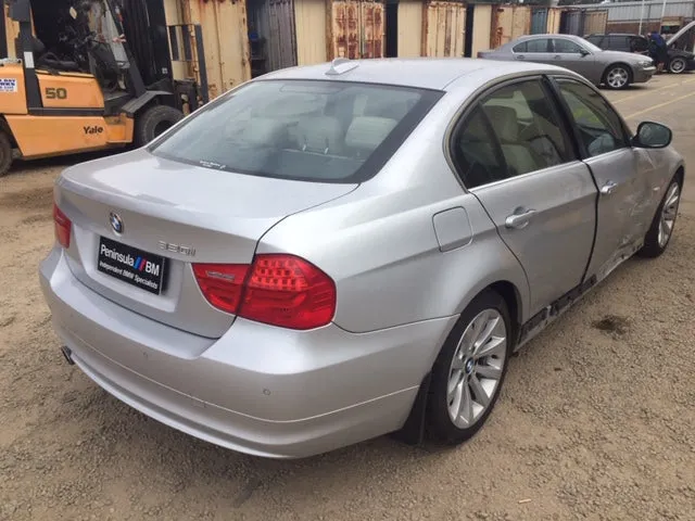 S2776 3' E90 LCI Sedan 320i N46N AUTO 2010/10