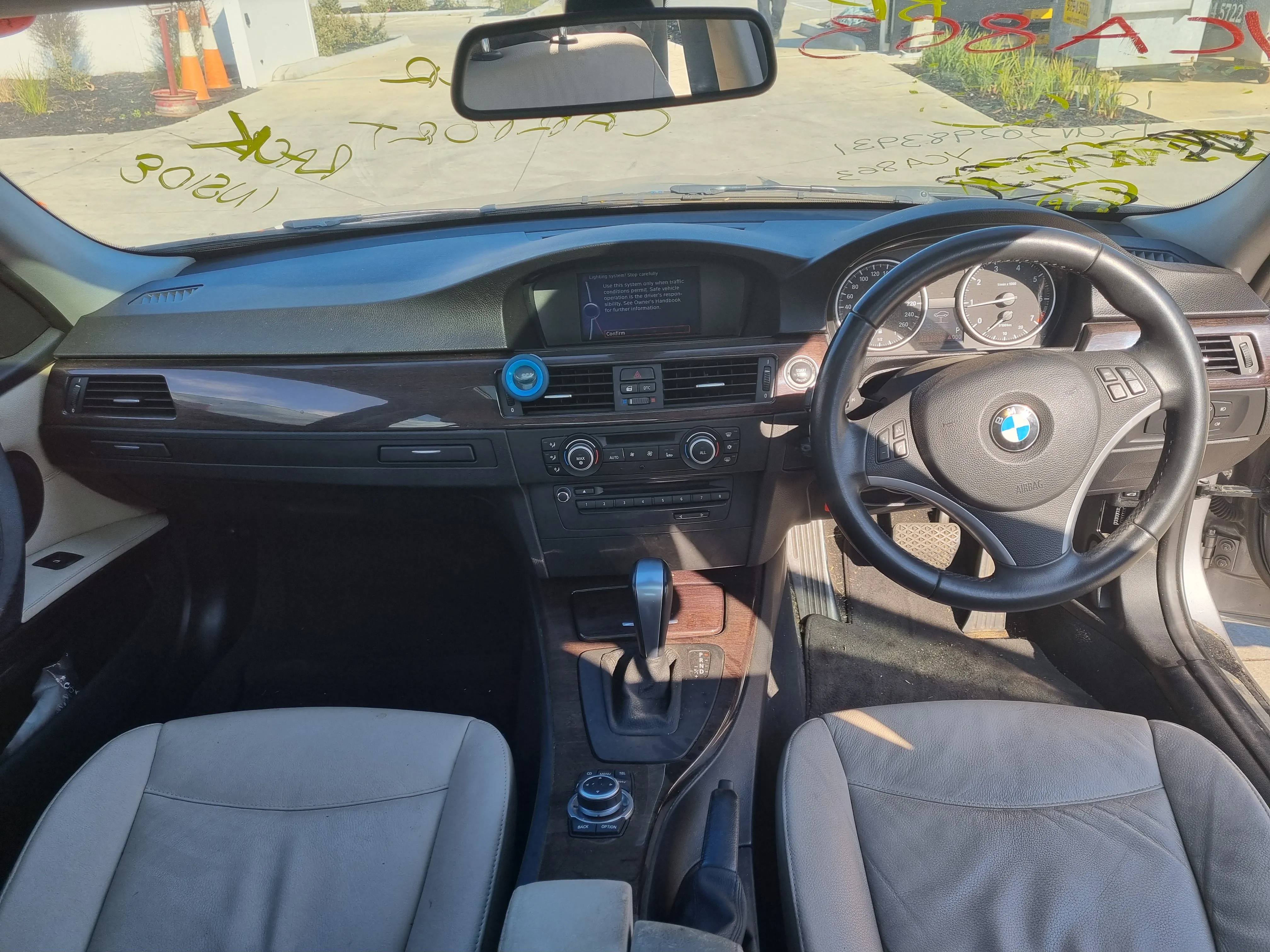 S2918 3' E90 LCI Sedan 320i N46N AUTO 2010/10