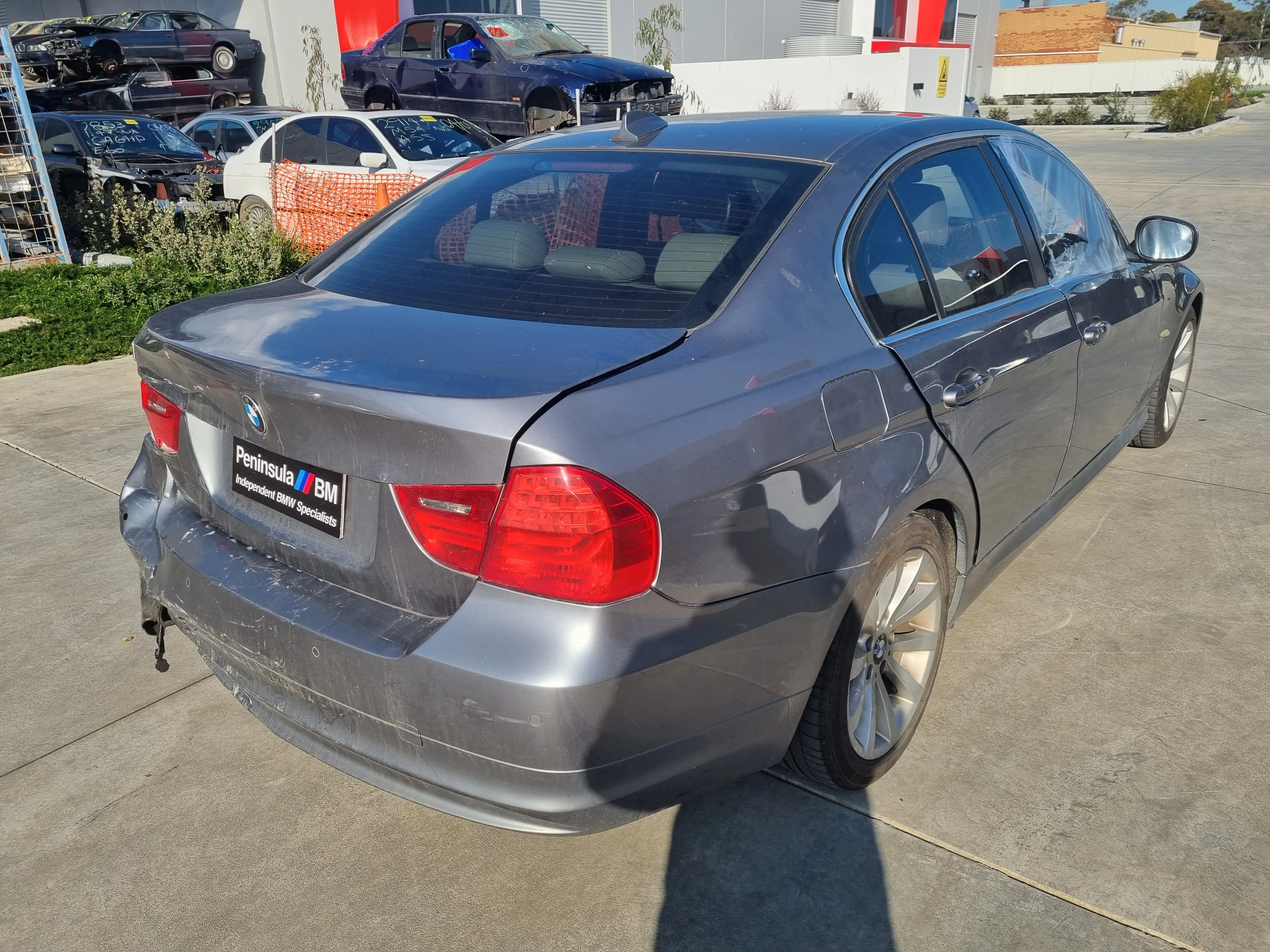 S2918 3' E90 LCI Sedan 320i N46N AUTO 2010/10