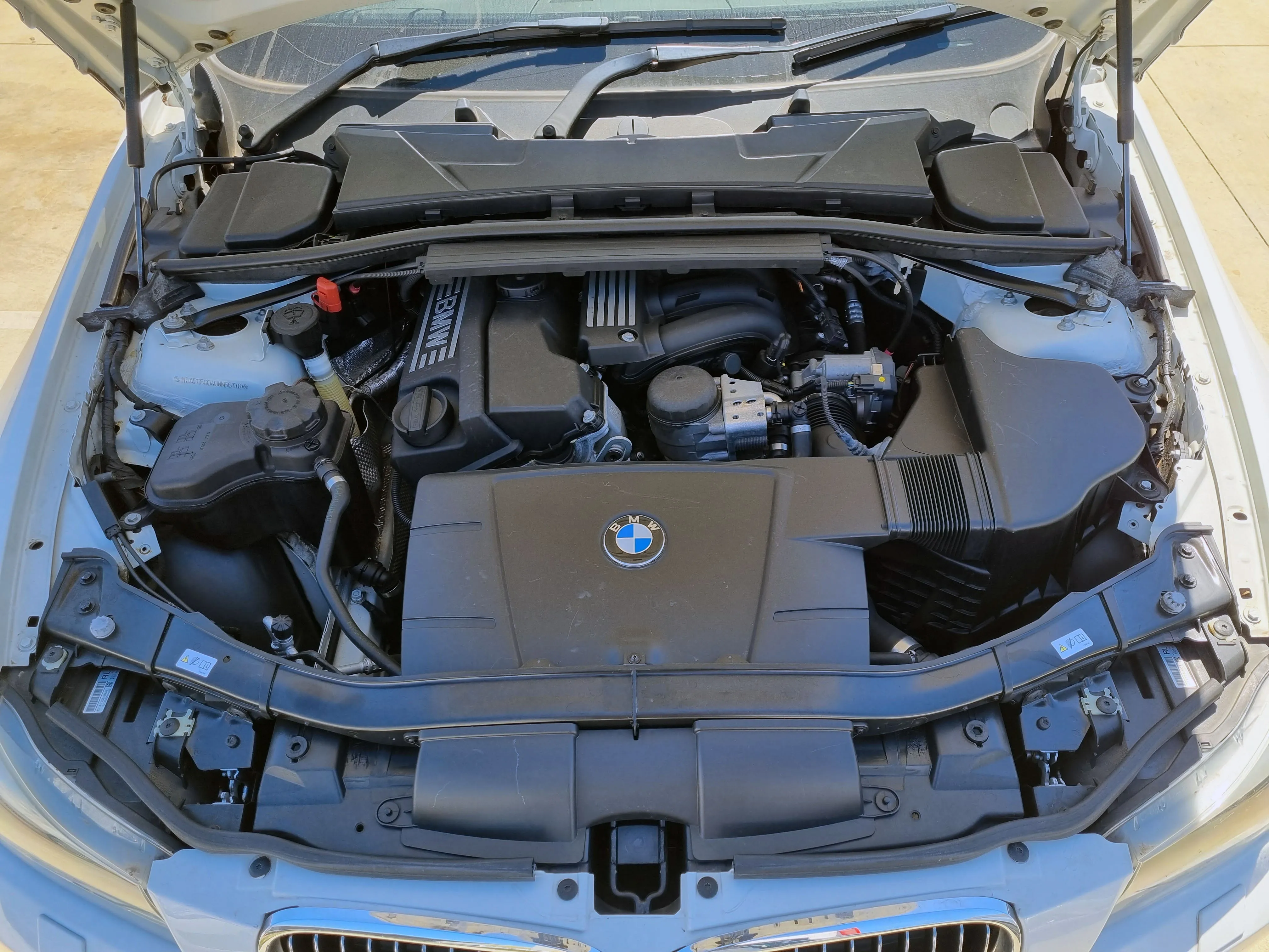 S2945 3' E90 LCI Sedan 320i N46N AUTO 2011/10
