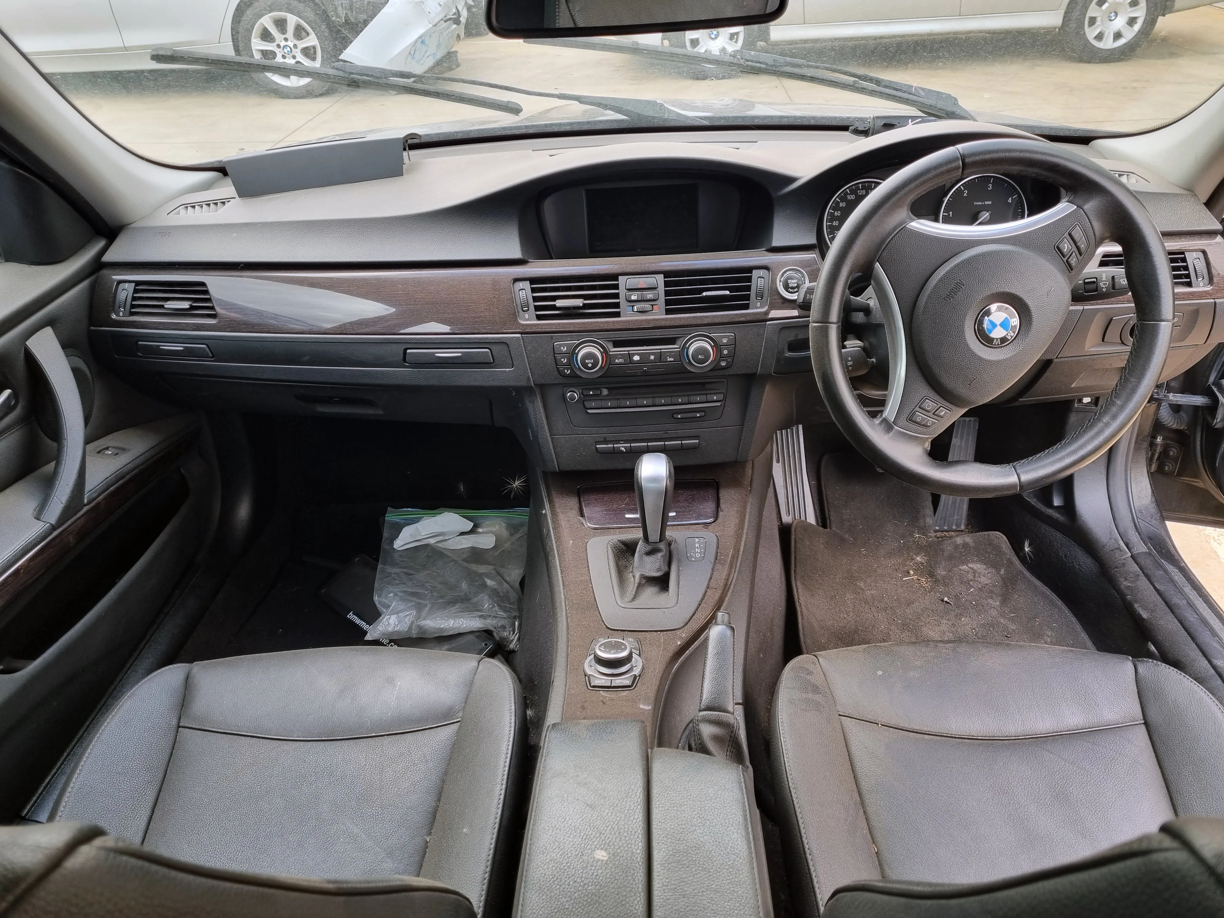 S2955 3' E90 LCI Sedan 320d N47N AUTO 2010/09