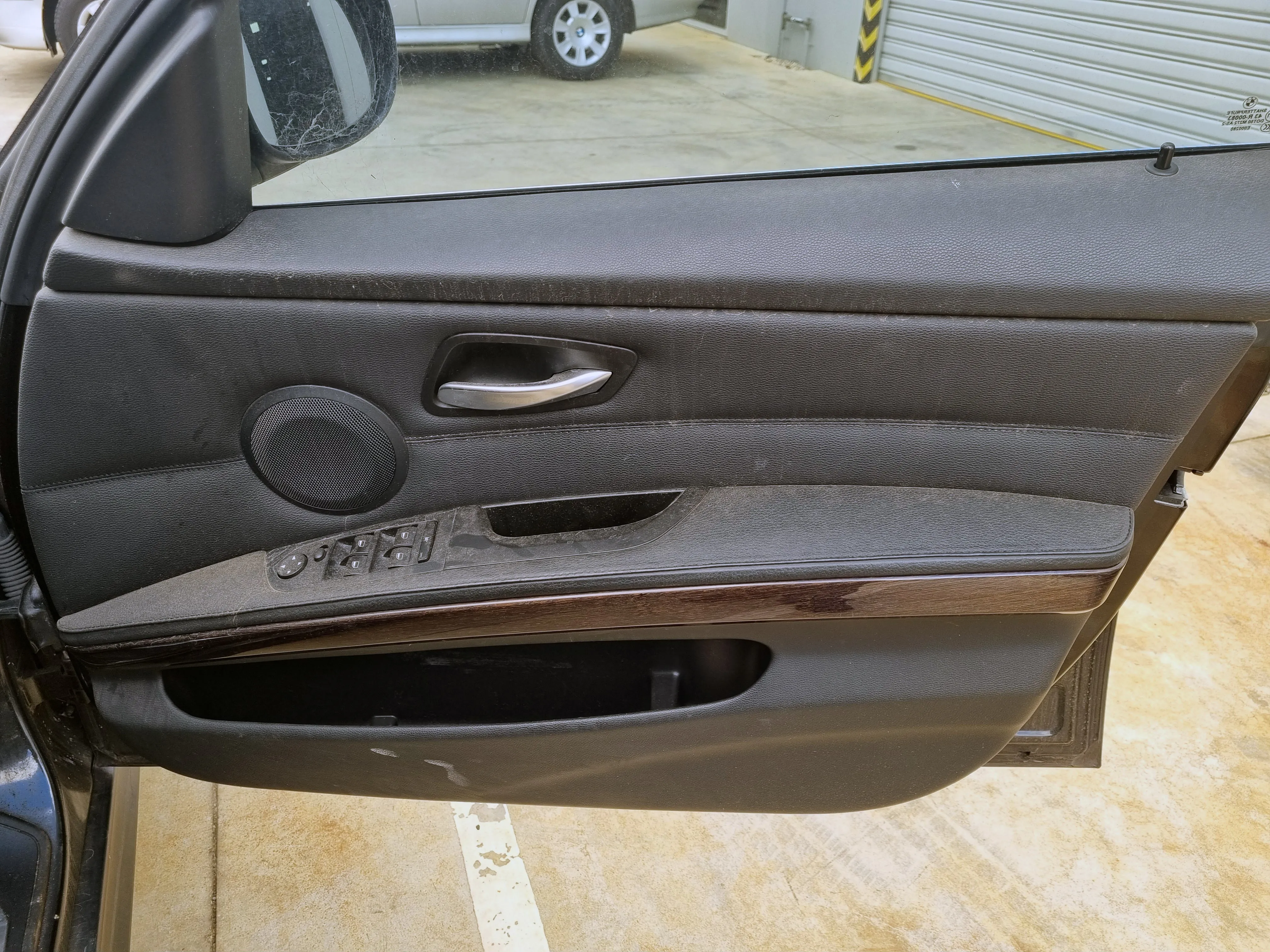 S2955 3' E90 LCI Sedan 320d N47N AUTO 2010/09