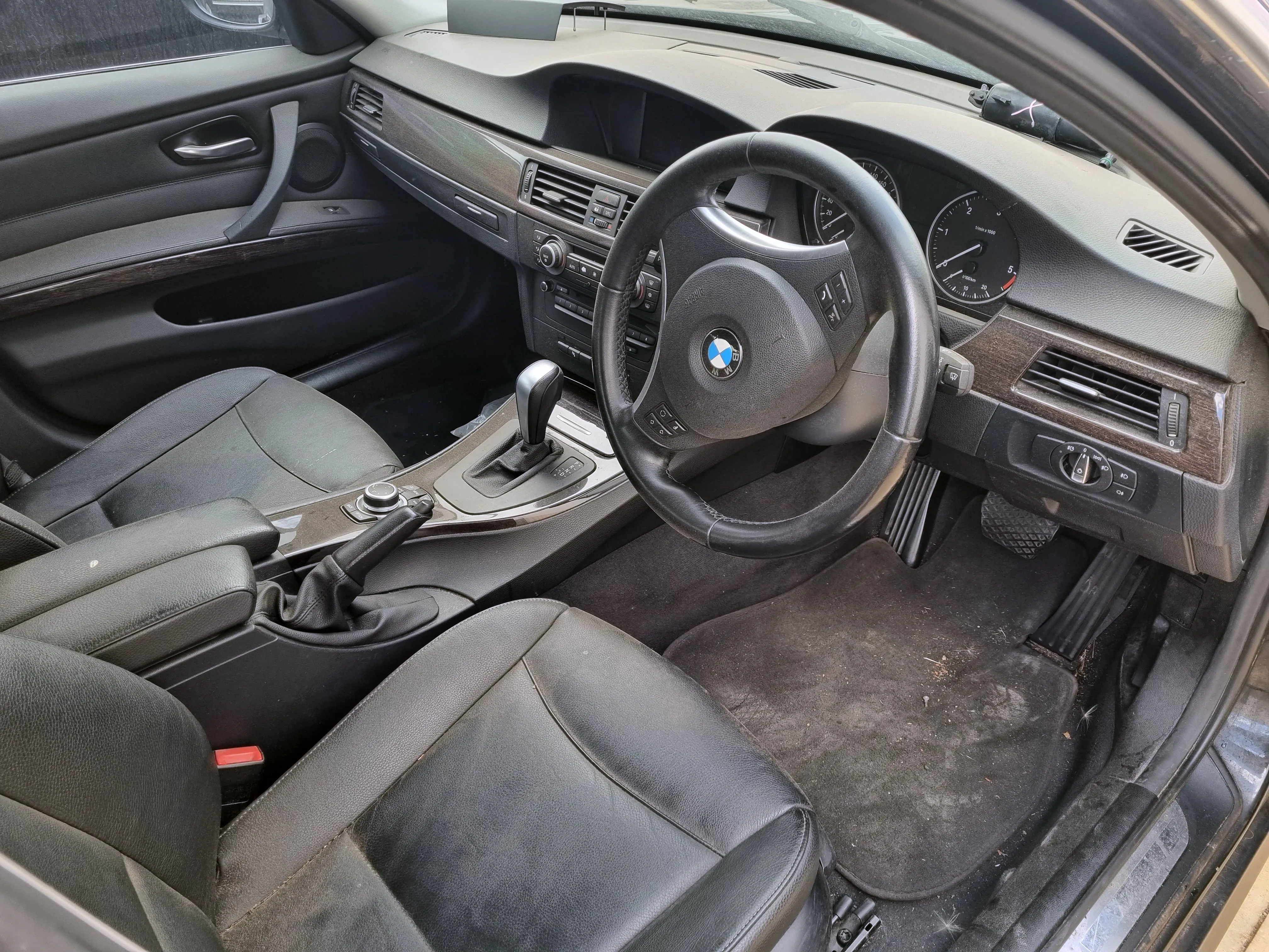 S2955 3' E90 LCI Sedan 320d N47N AUTO 2010/09