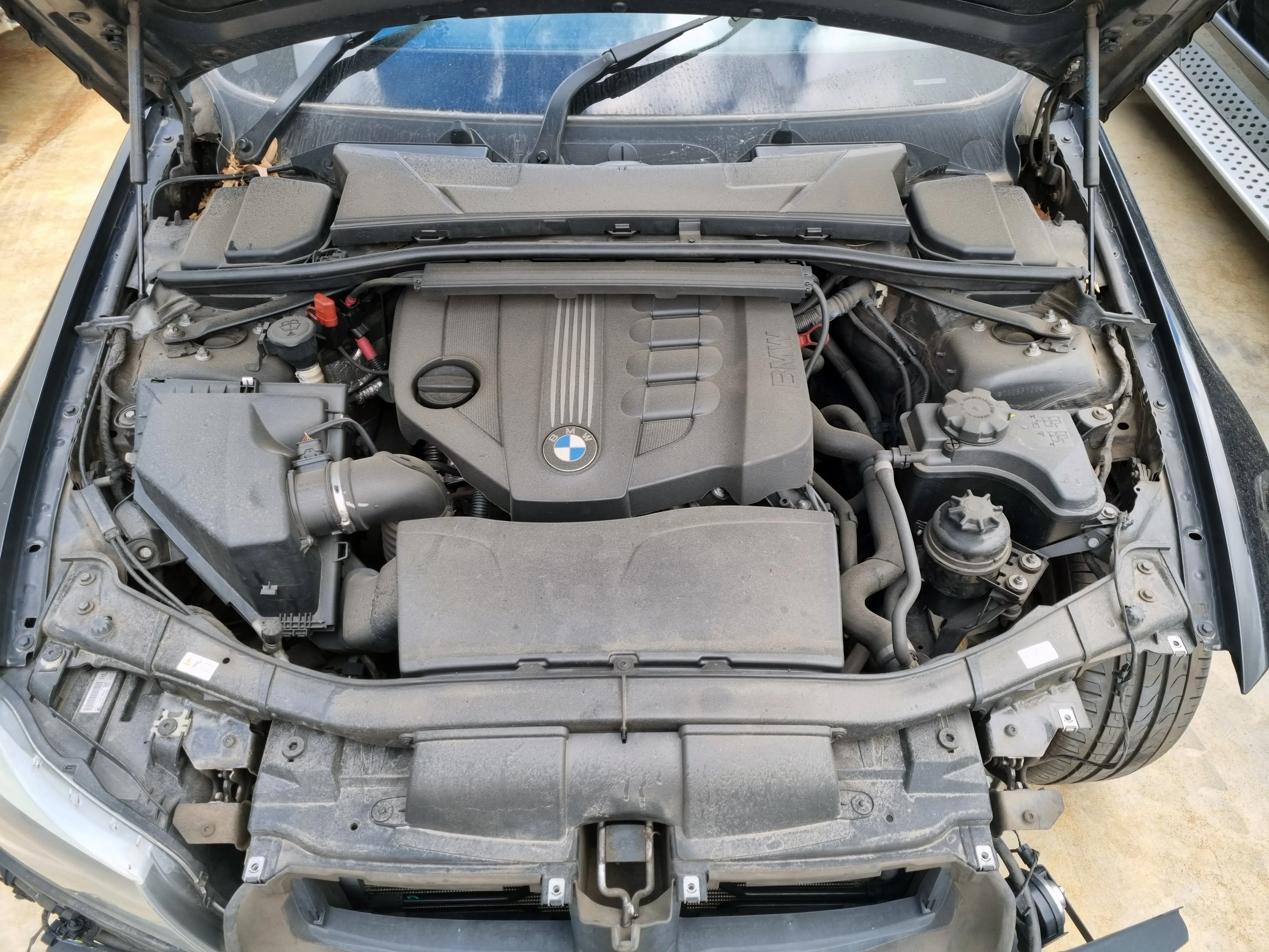 S2955 3' E90 LCI Sedan 320d N47N AUTO 2010/09