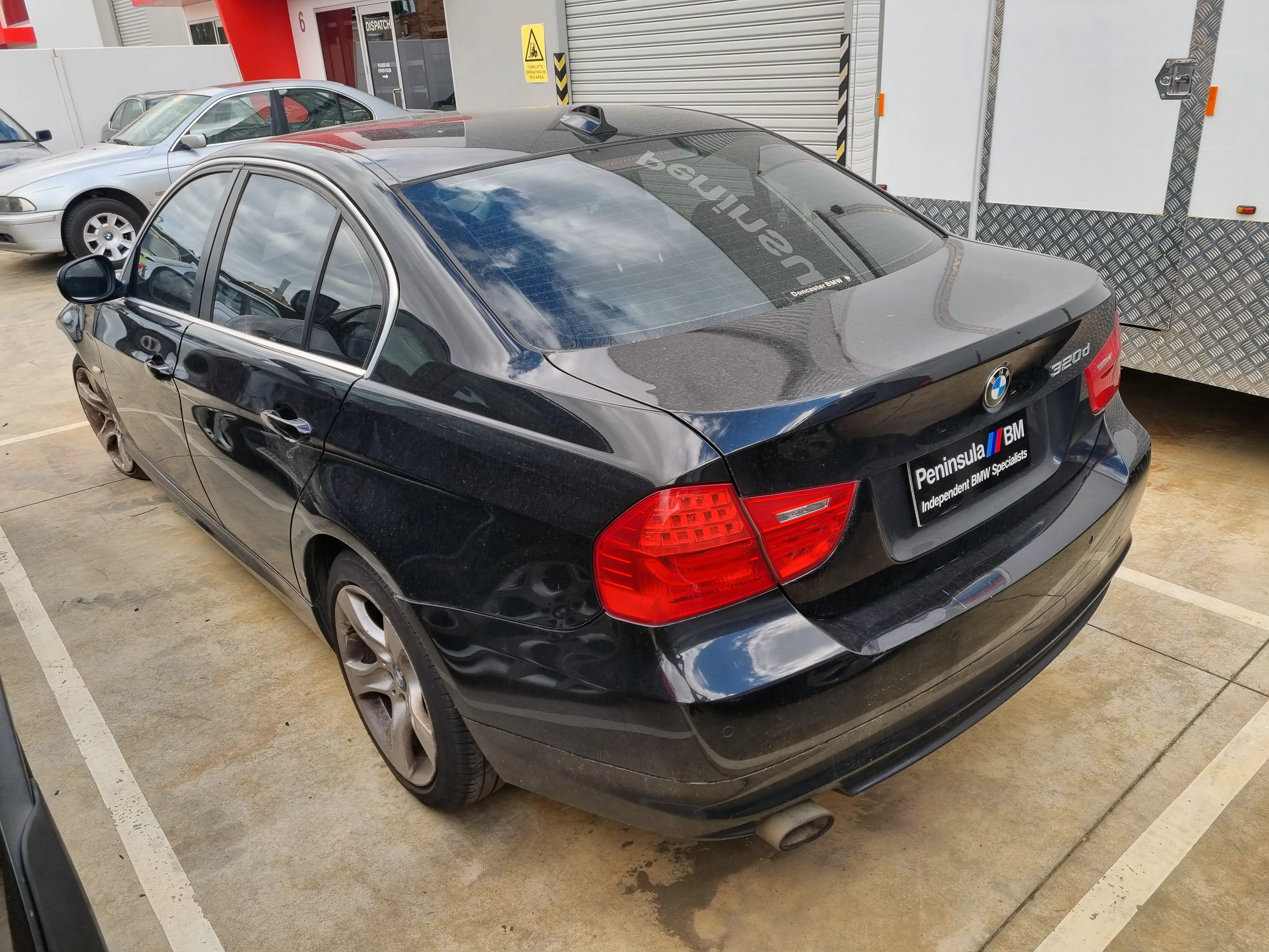 S2955 3' E90 LCI Sedan 320d N47N AUTO 2010/09