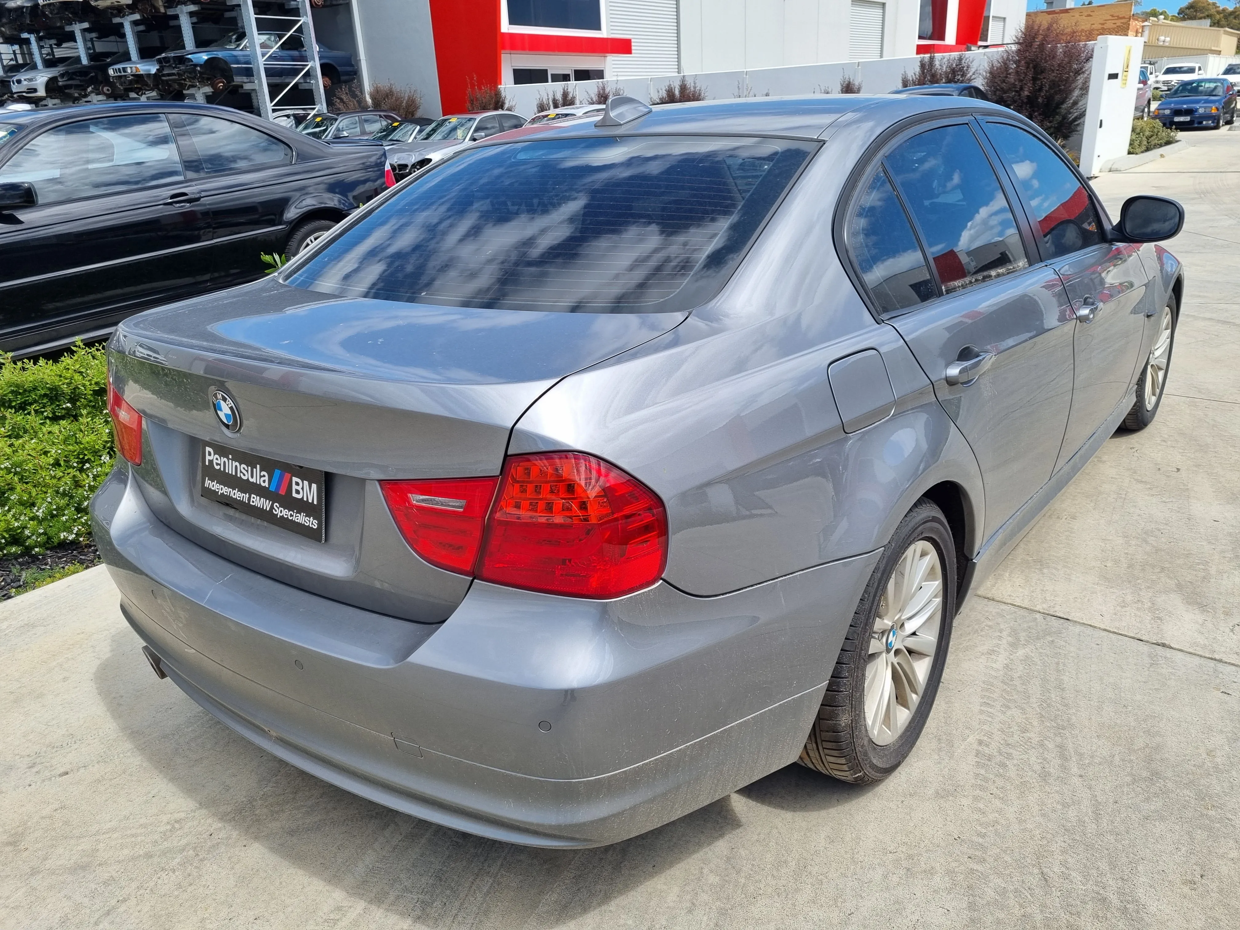 S3011 3' E90 LCI Sedan 320i N46N AUTO 2009/10