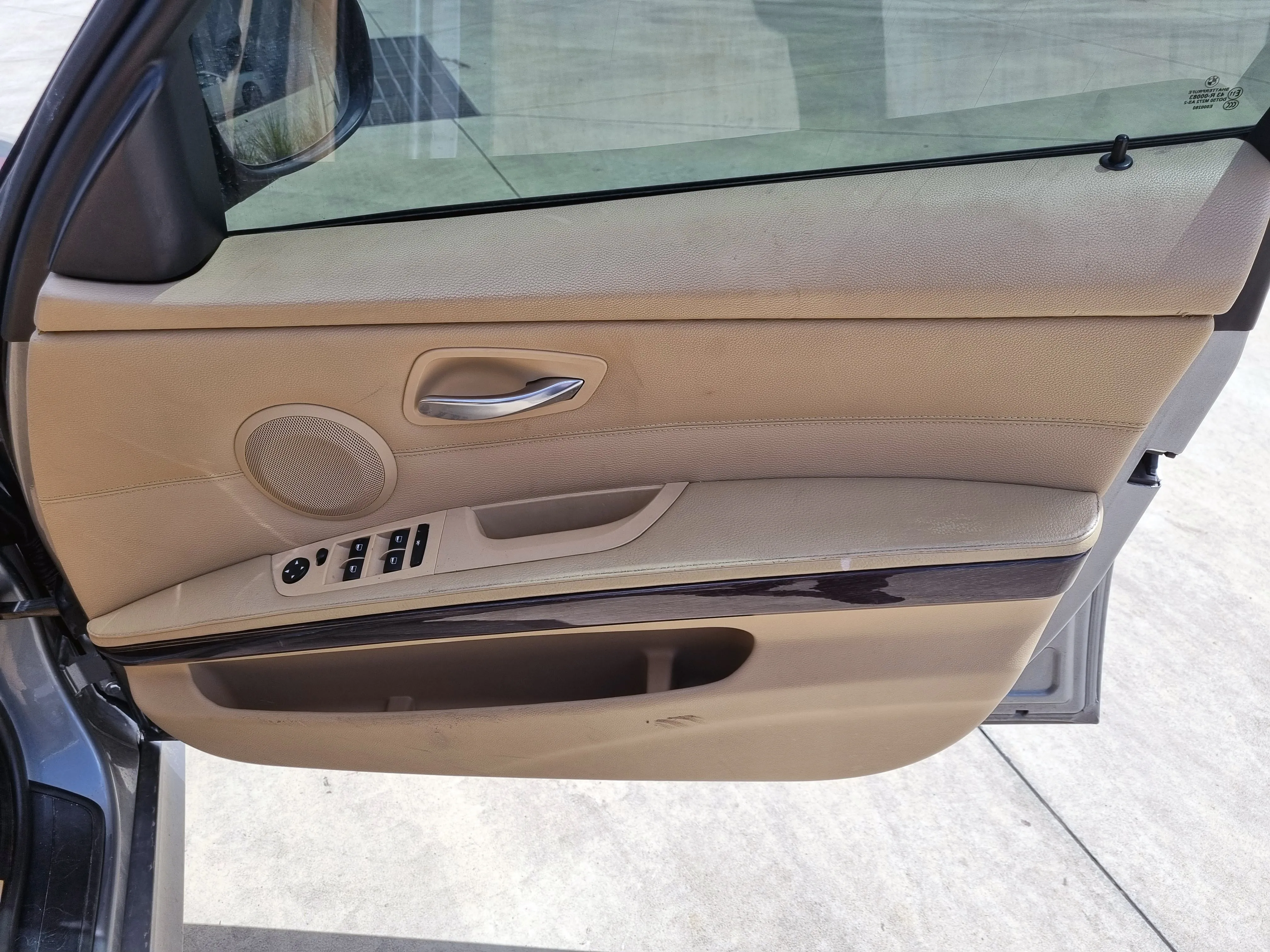 S3011 3' E90 LCI Sedan 320i N46N AUTO 2009/10