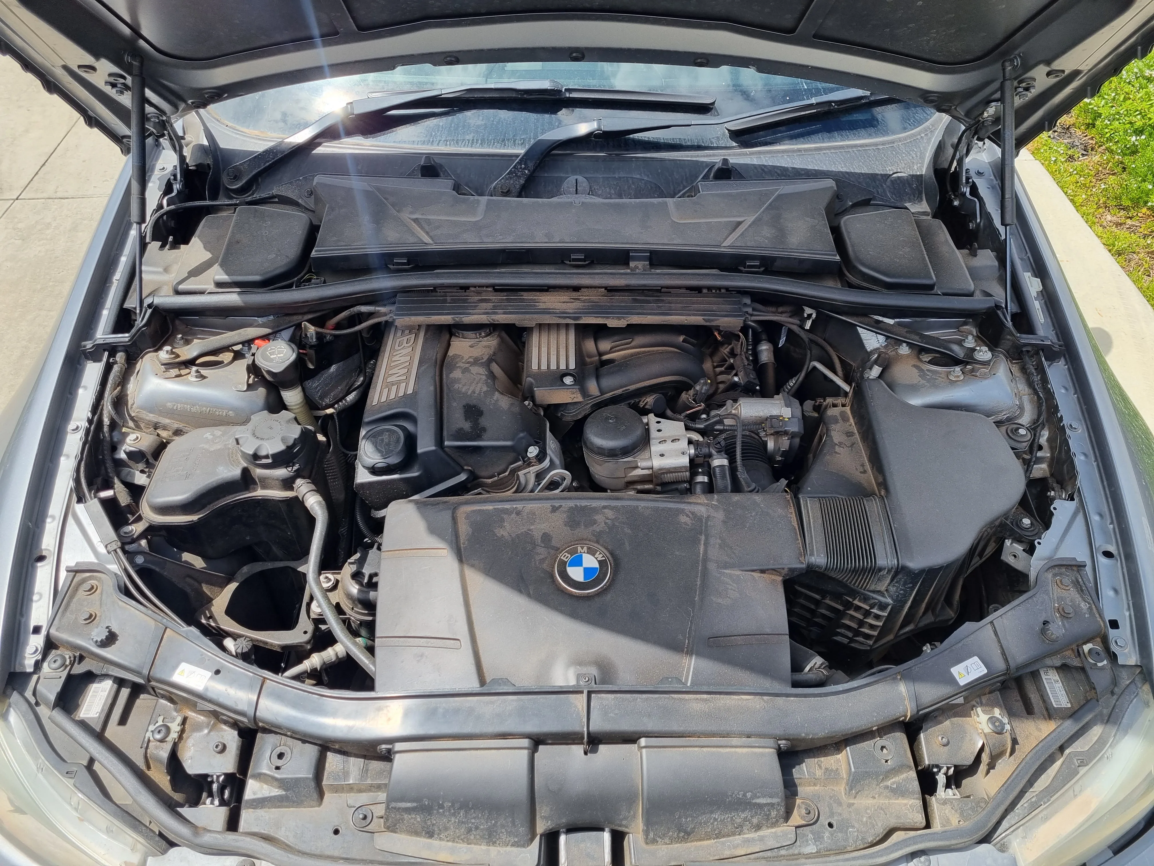 S3011 3' E90 LCI Sedan 320i N46N AUTO 2009/10