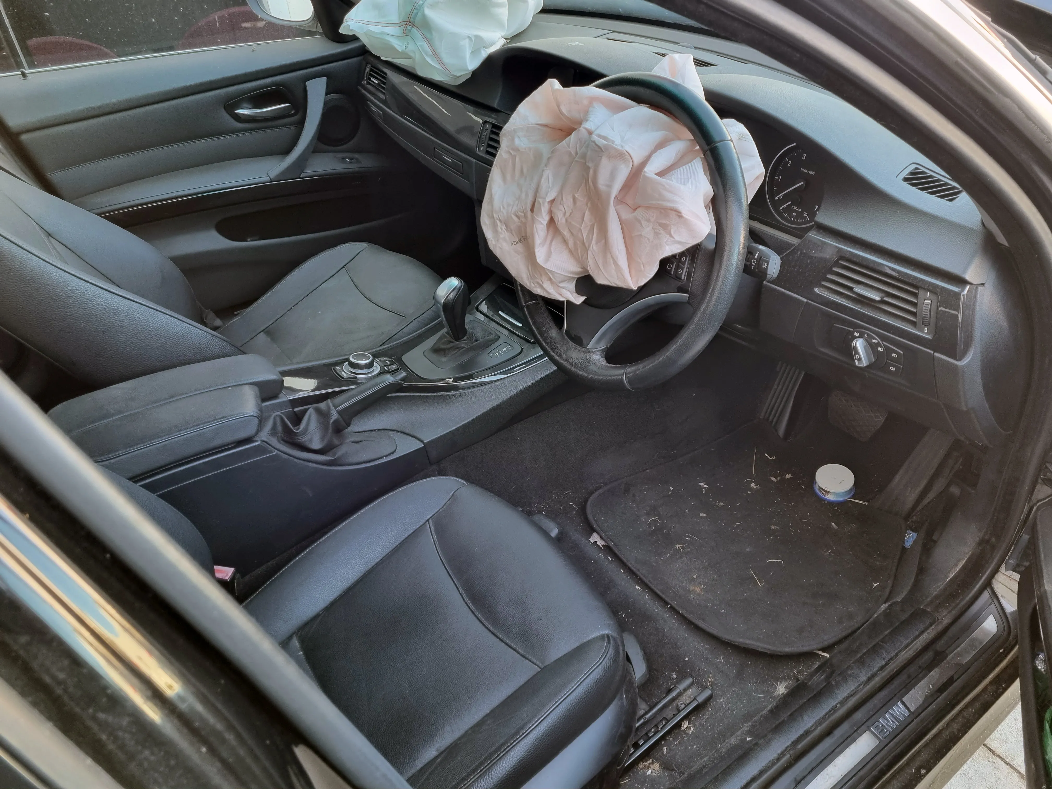 S3025 3' E90 LCI Sedan 323i N52N AUTO 2010/03