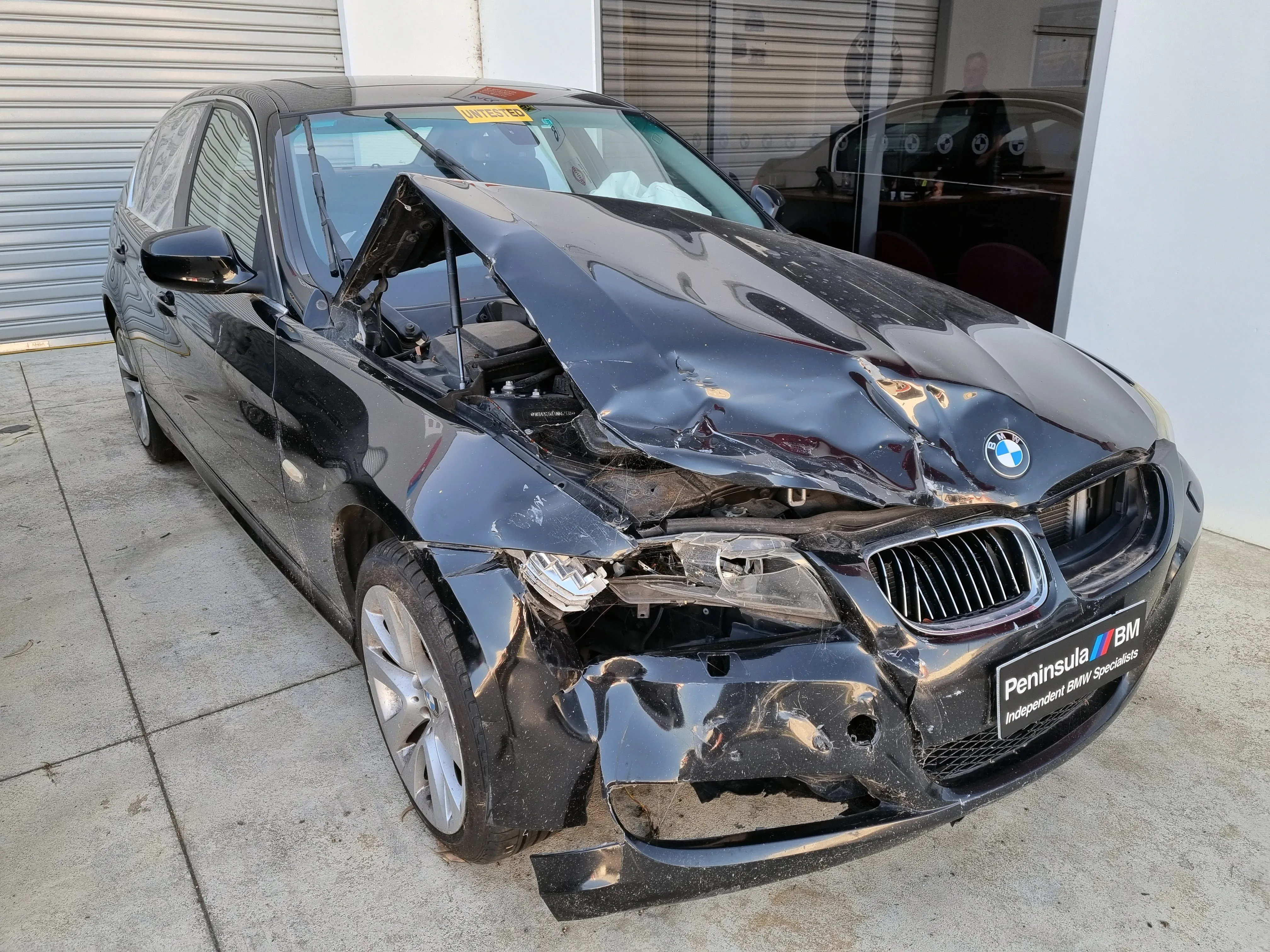 S3025 3' E90 LCI Sedan 323i N52N AUTO 2010/03
